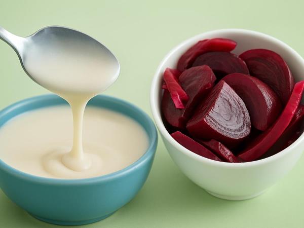 Kefir und Rote Bete: Zwei Lebensmittel, die die Verdauung kennt und die Ernährungsexperten immer häufiger gemeinsam empfehlen